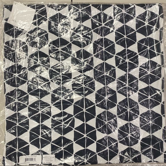 Serena & Lily Citrus Pillow Cover Outdoor 20x20 - Picture 8 of 10